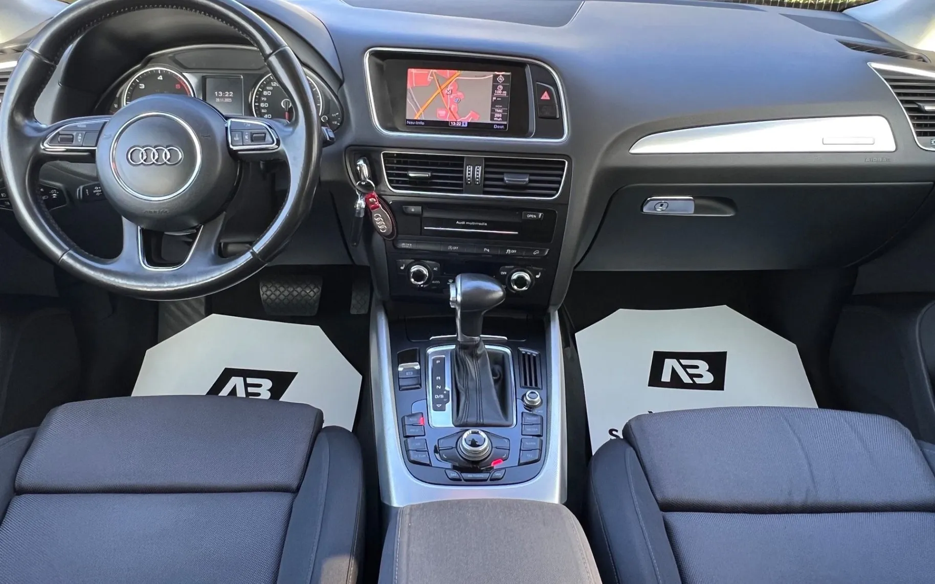 Notranja slika - Audi Q5 - 2.0 TDI+Q+SLO+1.LAST+NAVI+XENON+... - 12