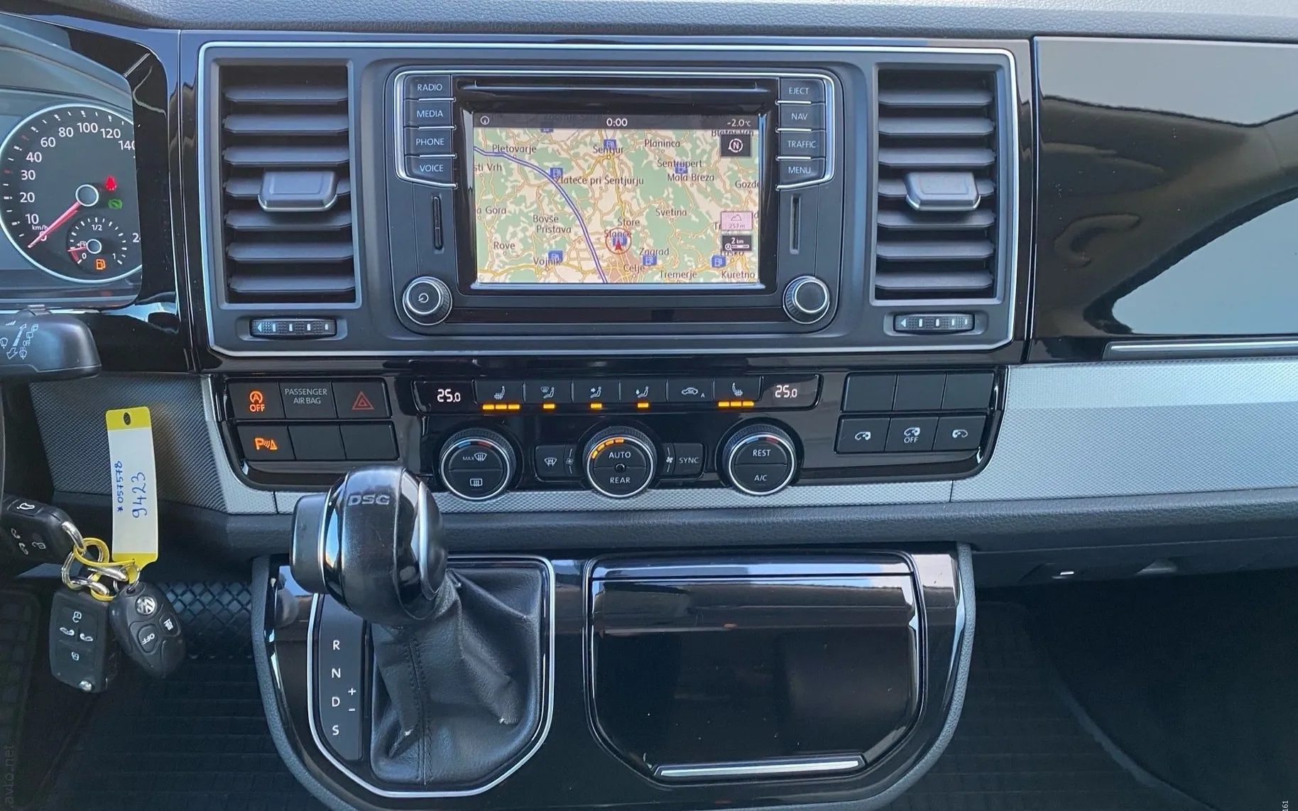 Notranja slika - Volkswagen Multivan - 2.0 TDI DSG Highline-Webasto-LED-Memory-Kljuka... - 9