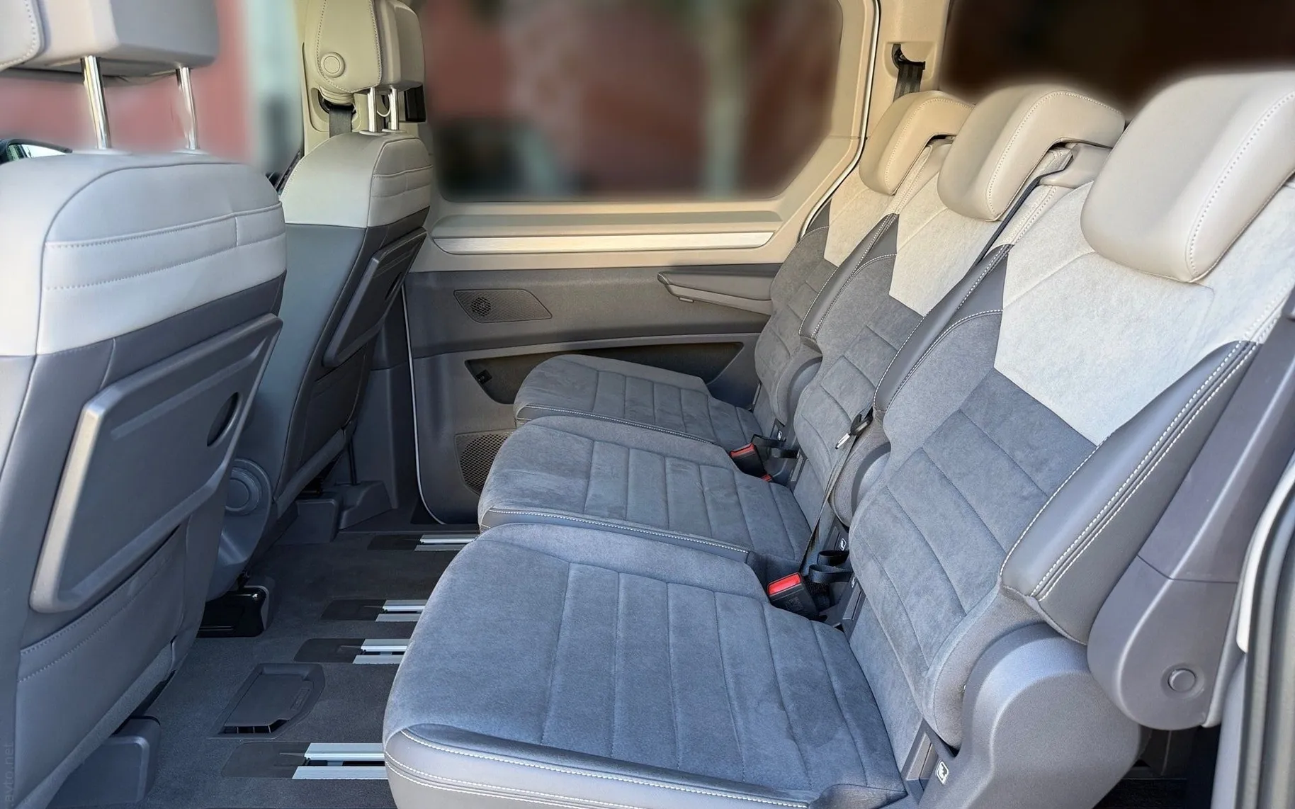 Notranja slika - Volkswagen Multivan - T7 2.0 TDI L2 Edition DSG | 8 sedežev - 11