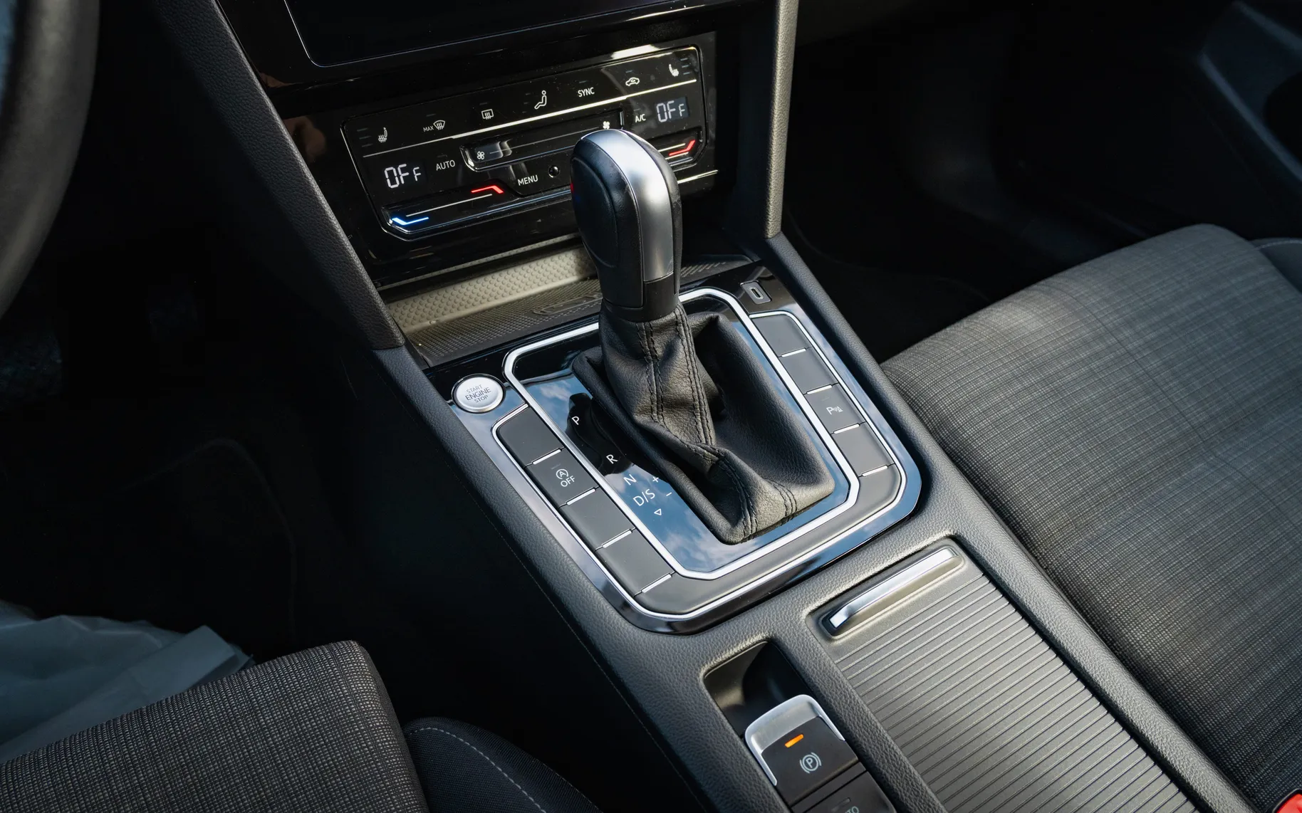 Notranja slika - Volkswagen Passat - Variant 2,0 TDI BMT SCR Business DSG - 13
