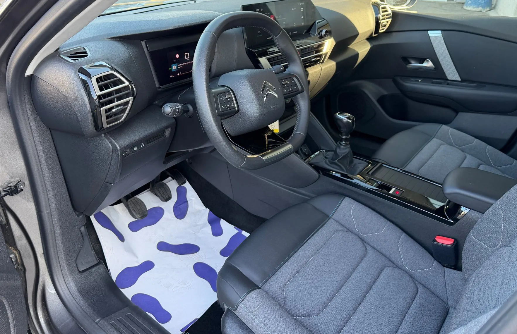 Zunanja slika - Citroën C4 X - Feel 1.2 Puretech 100 1.LASTNIK SLO - 6