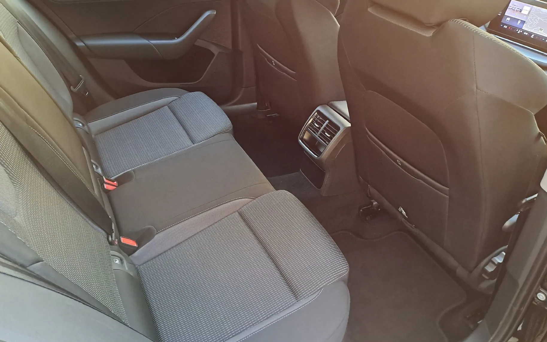 Zunanja slika - Škoda Octavia - 2.0 TDI Ambition DSG 110 kW - 6