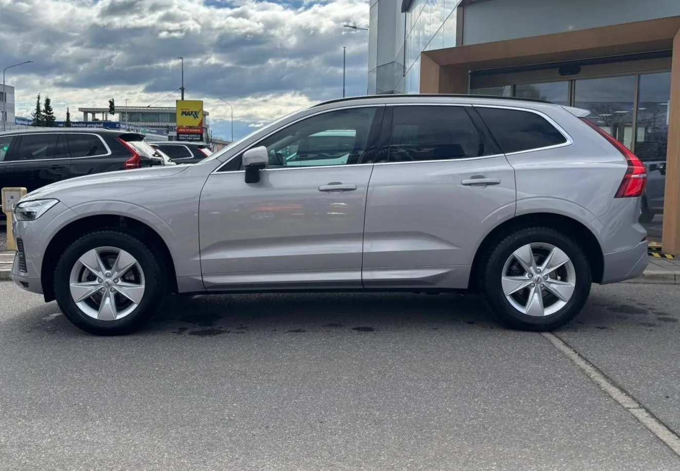 Zunanja slika - Volvo XC60 - VOLVO  B5P AWD Core KAMERA-ACC-KEYLESS - 3
