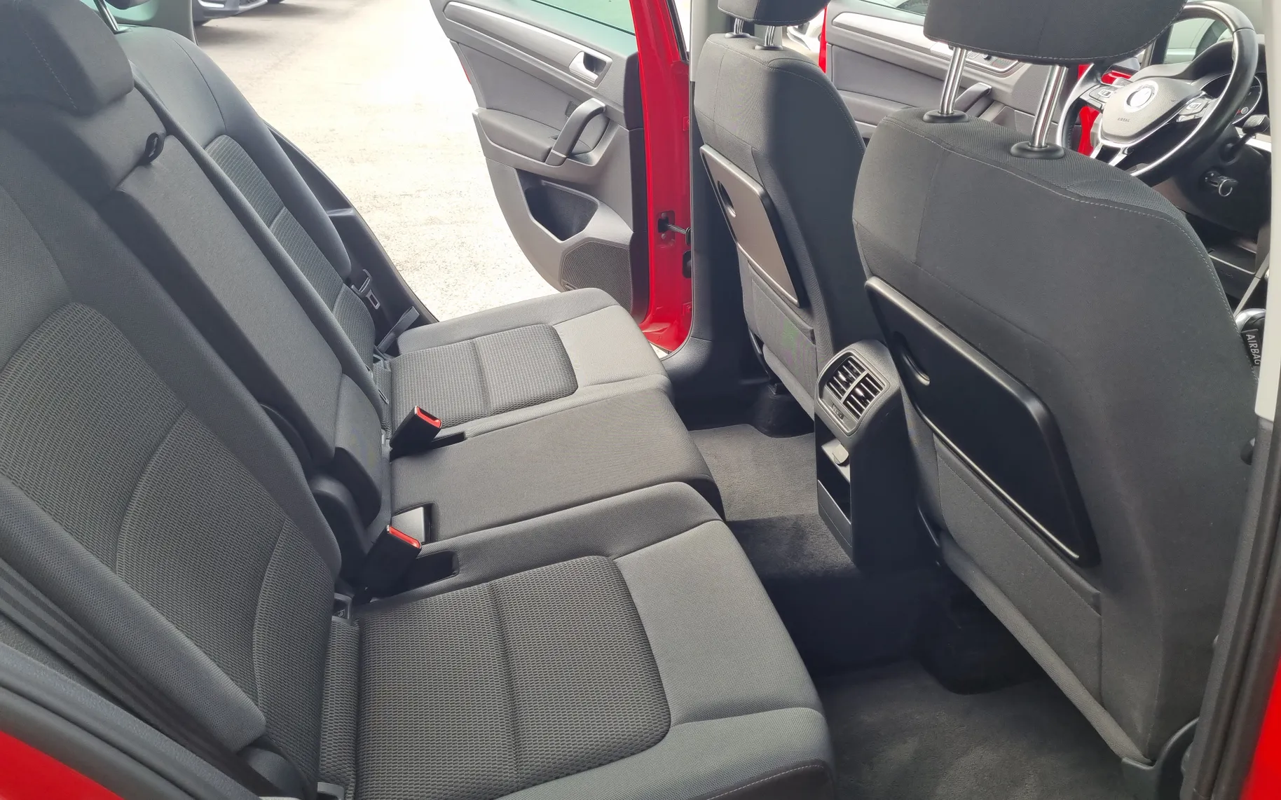 Zunanja slika - Volkswagen Golf - 1.5 TSI  Comfortline DSG 94681 KM. KOT NON - 8
