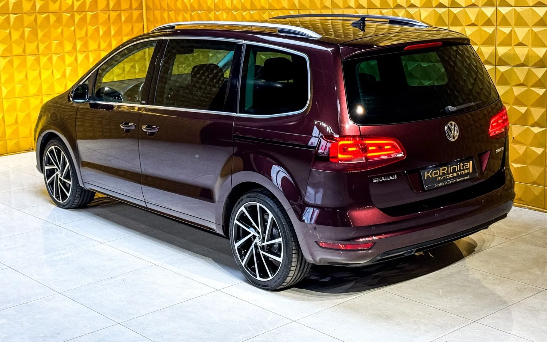 Notranja slika - Volkswagen Sharan - 2.0 TDI AUT. 7 SEDEZEV-ALLSTAR-EL. ODPIRANJE VRAT - 8