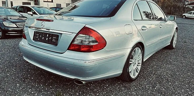Zunanja slika - Mercedes-Benz E-Razred - E 230 AVANTGARDE + MAX OHRANJEN + BREZ POLOGA - 7