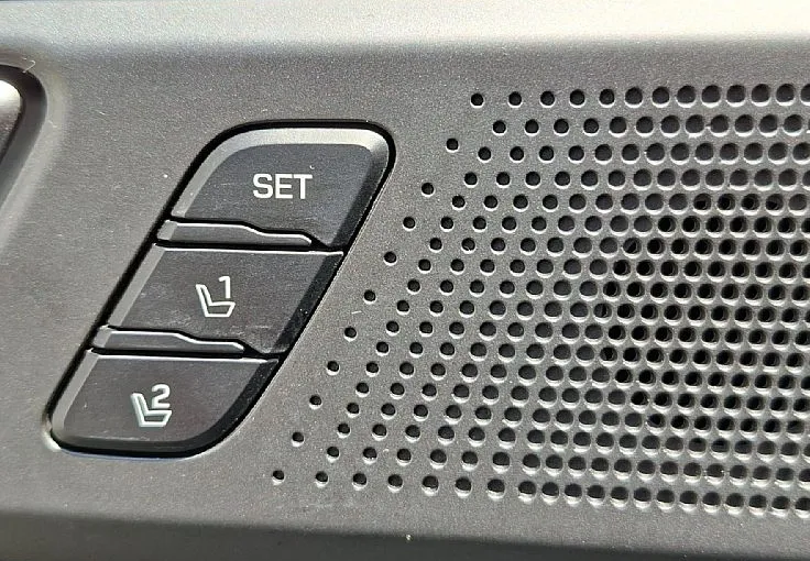 Zunanja slika - Hyundai Ioniq - 1.6 GDI Plug-In Hybrid Premium Safety Winter - 12