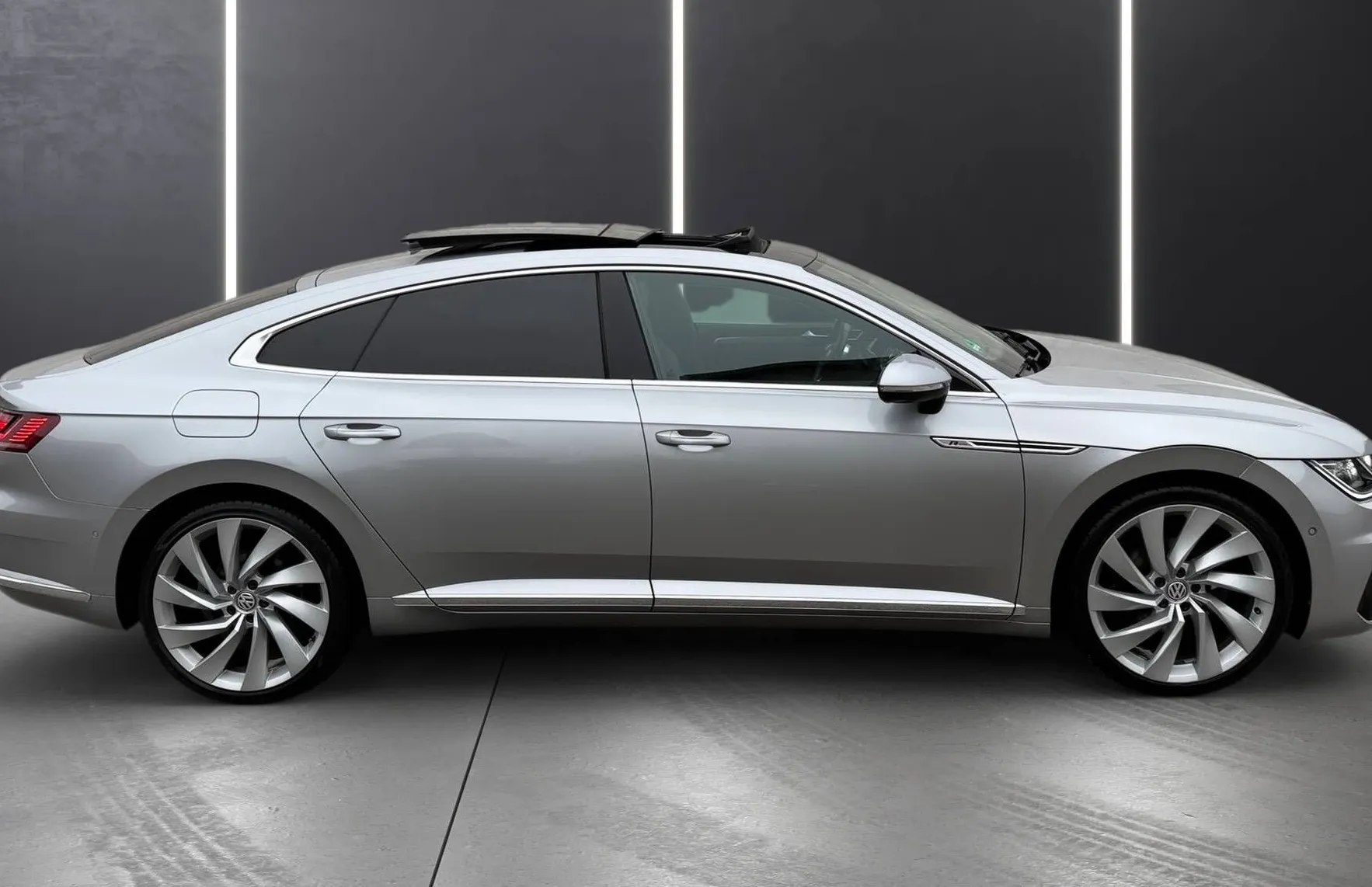 Zunanja slika - VW Arteon - 2.0 TSI R-LINE FULL LED NAVI PDC KAMERA PANO TOP - 7