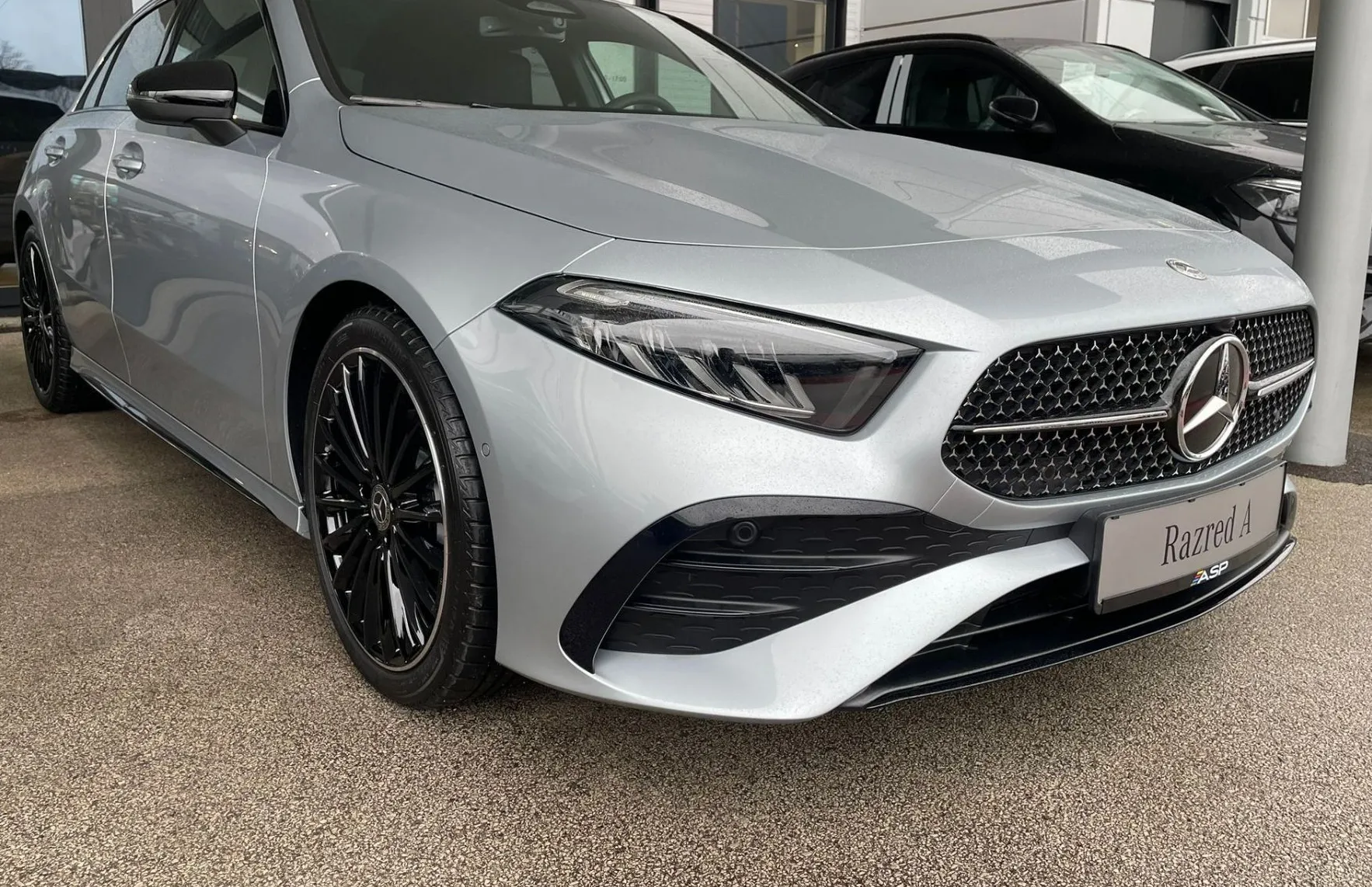 Zunanja slika - Mercedes-Benz A-Razred - A 180 AMG Line Edition - 1