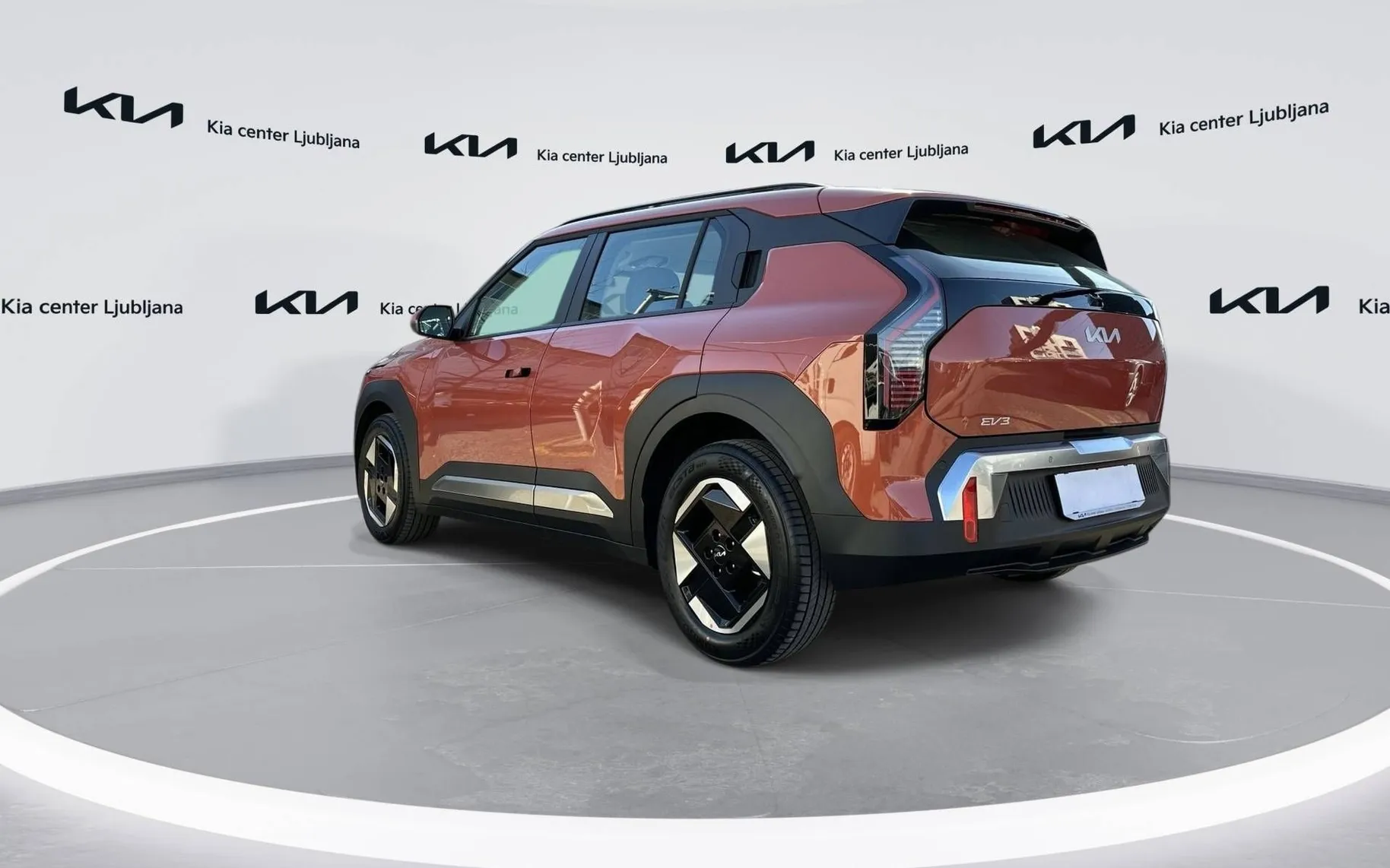 Notranja slika - KIA EV3 - Star 58.3 kWh baterija - 7