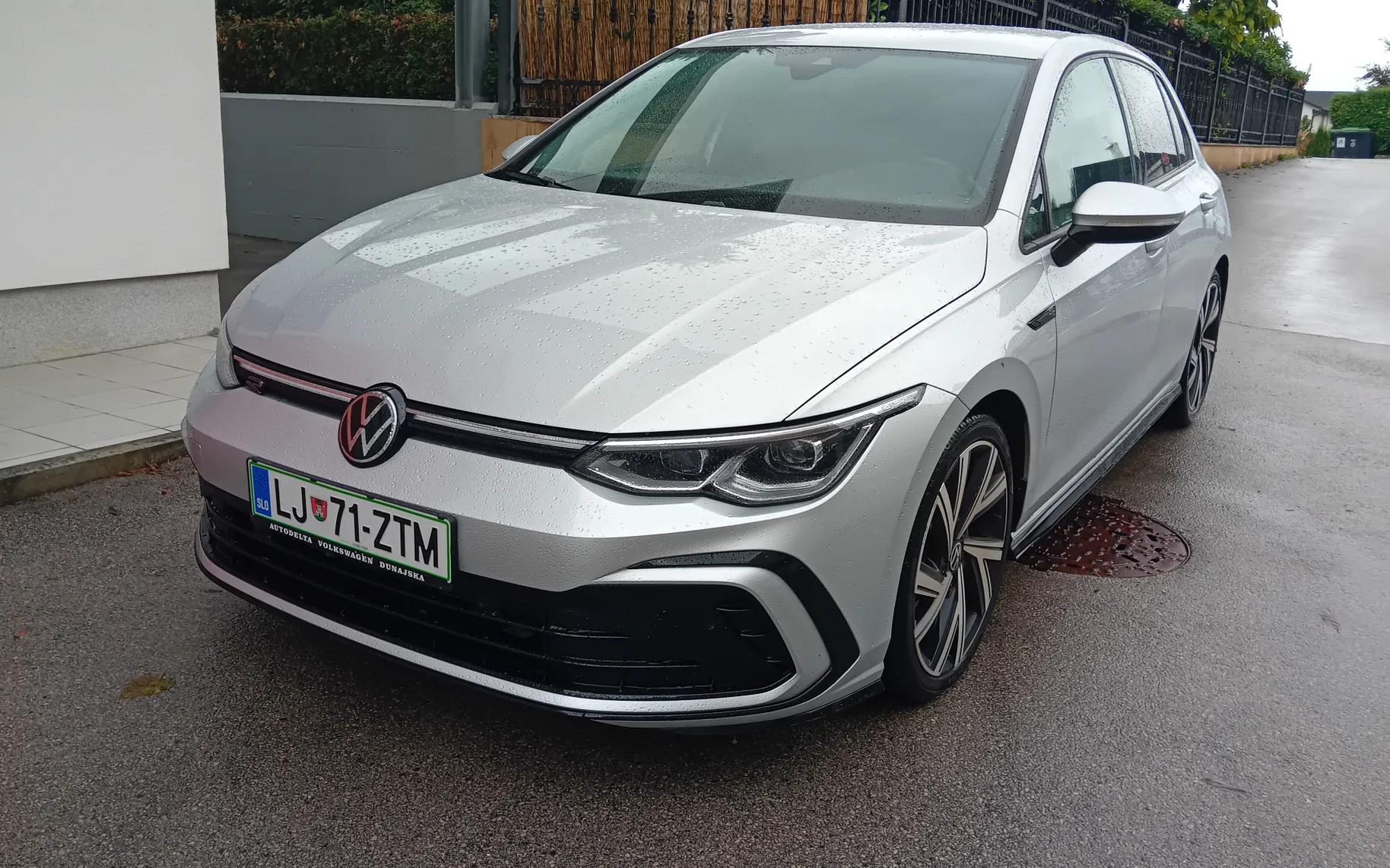 Zunanja slika - Volkswagen Golf - 1,5 eTSI ACT R-Line DSG - 1