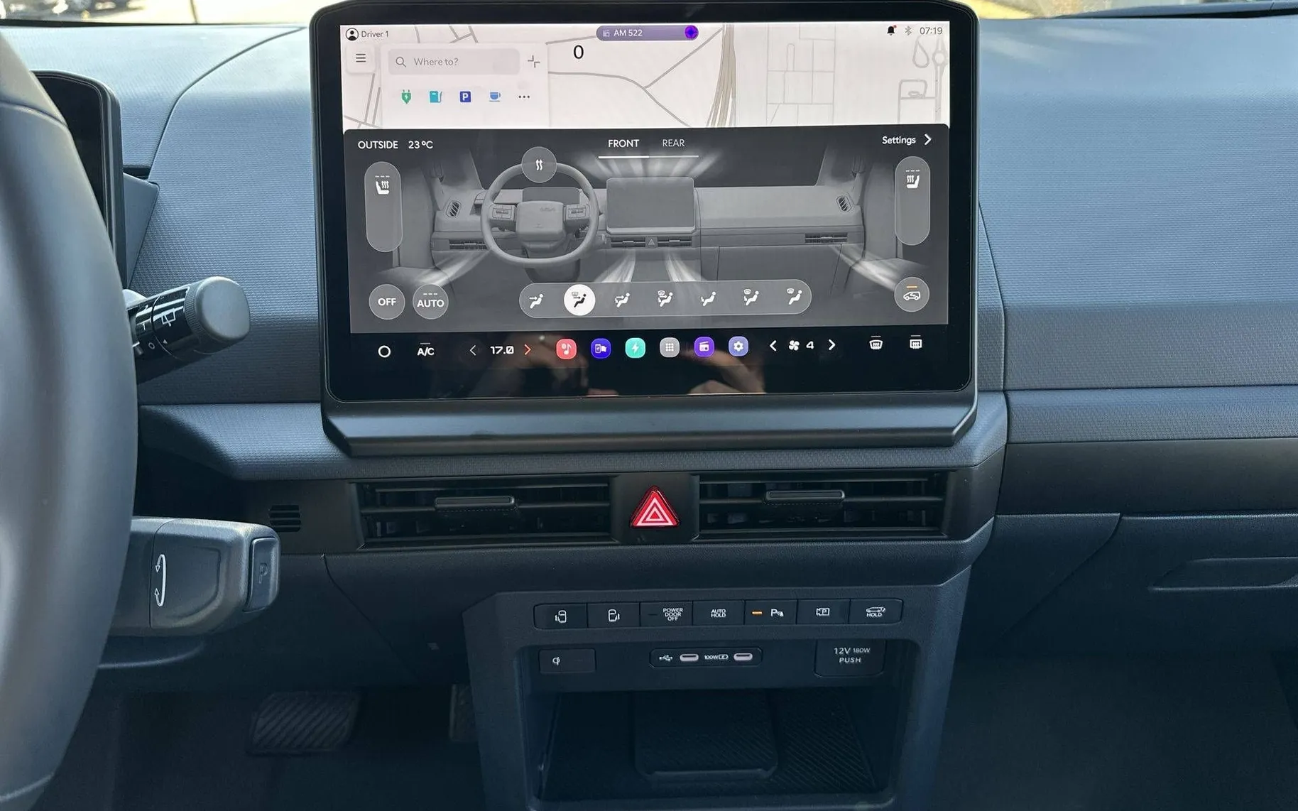 Notranja slika - KIA PV5 - Quantum 71.2 kWh baterija 120 kW 163 KS - 17
