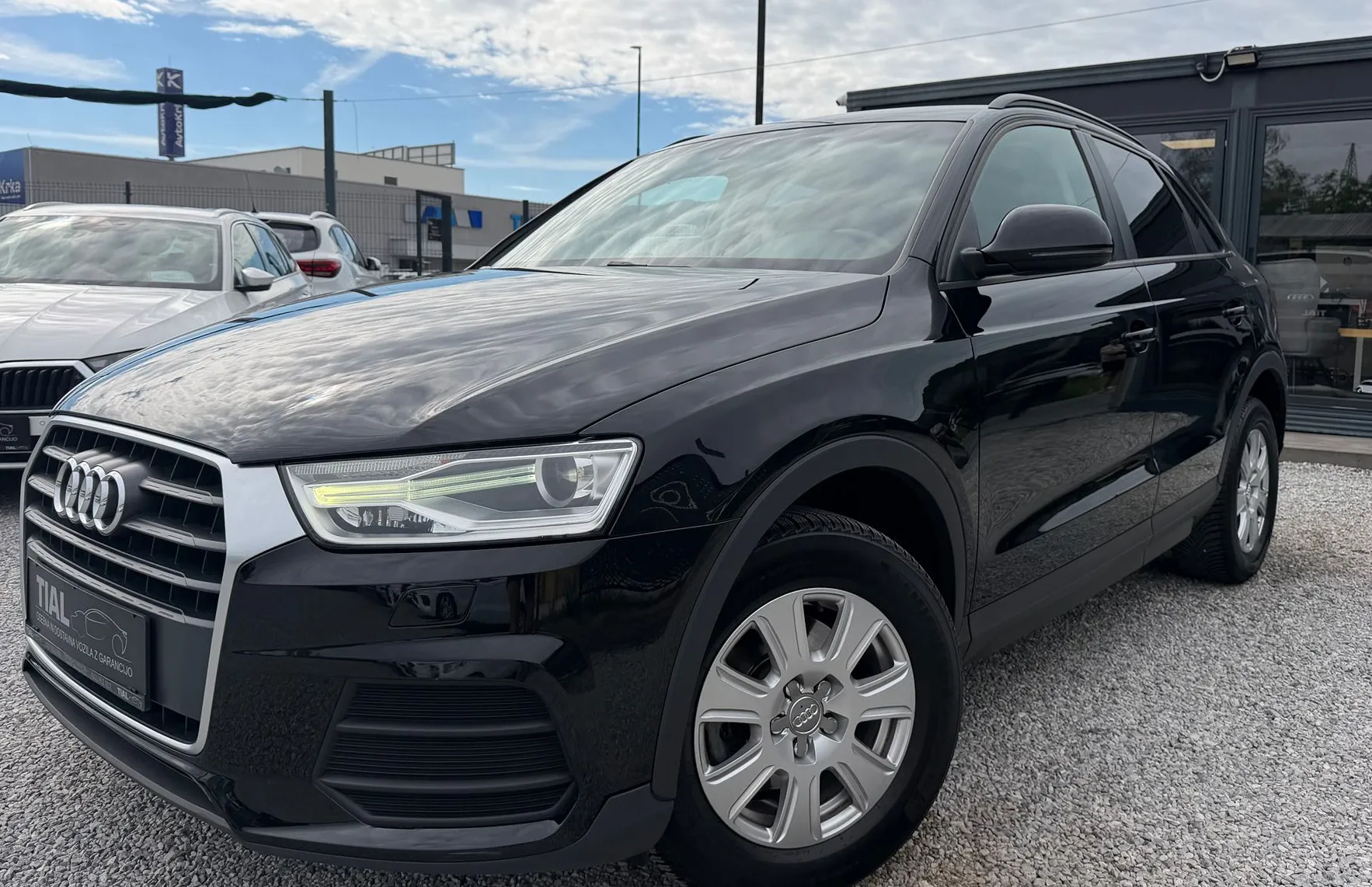 Zunanja slika - Audi Q3 - 2.0 TDI S-TRONIC-NAVIGACIJA-TEMPOMAT-LED-PDC-ALU - 1