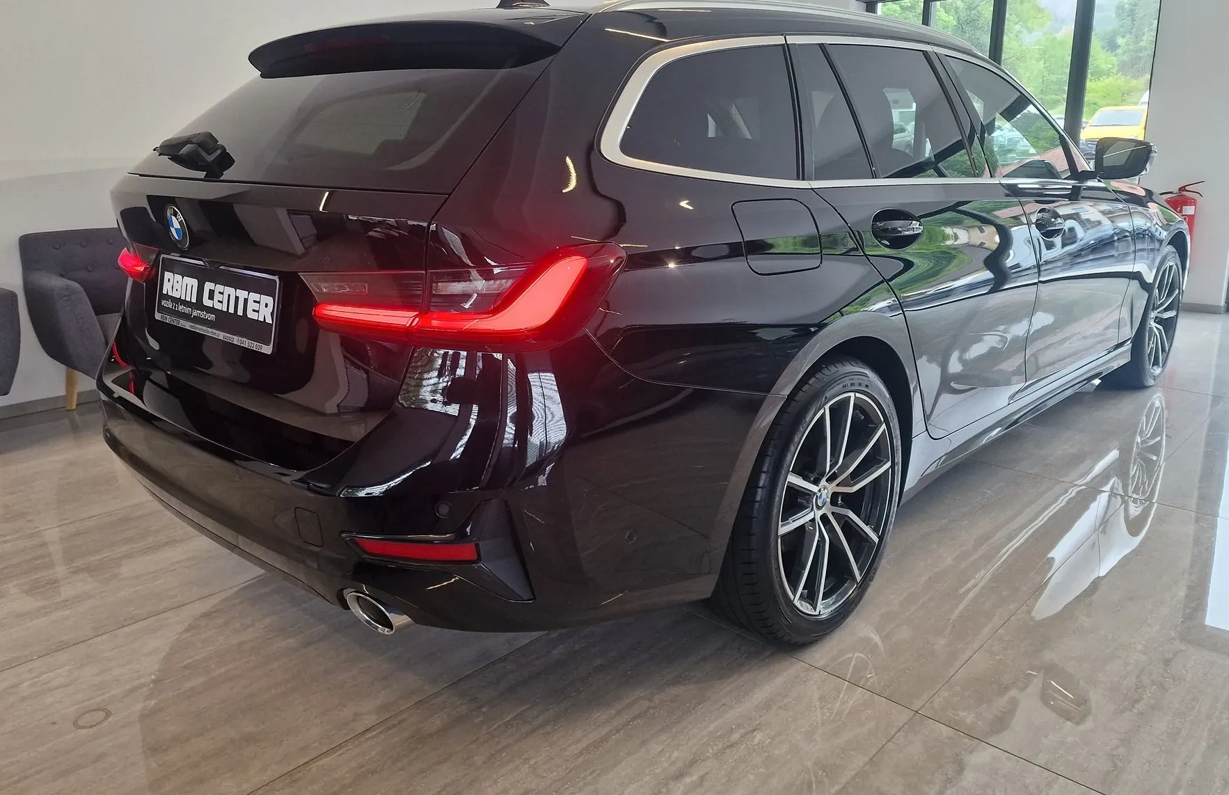 Zunanja slika - BMW Serija 3 - Touring: 320d Sport Line FULL LED|KLJUKA|VIRTUAL|AMBIENT - 2