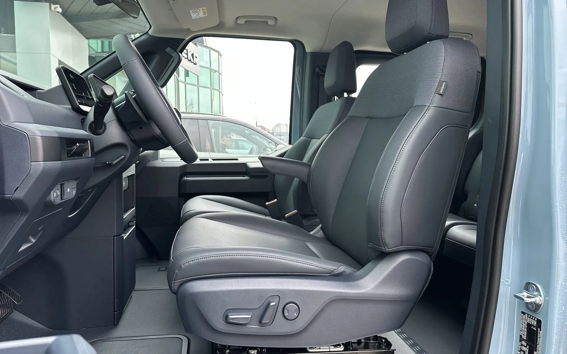 Notranja slika - KIA PV5 - 71.2 kWh baterija 120 kW 163 KS  Quantum - 8
