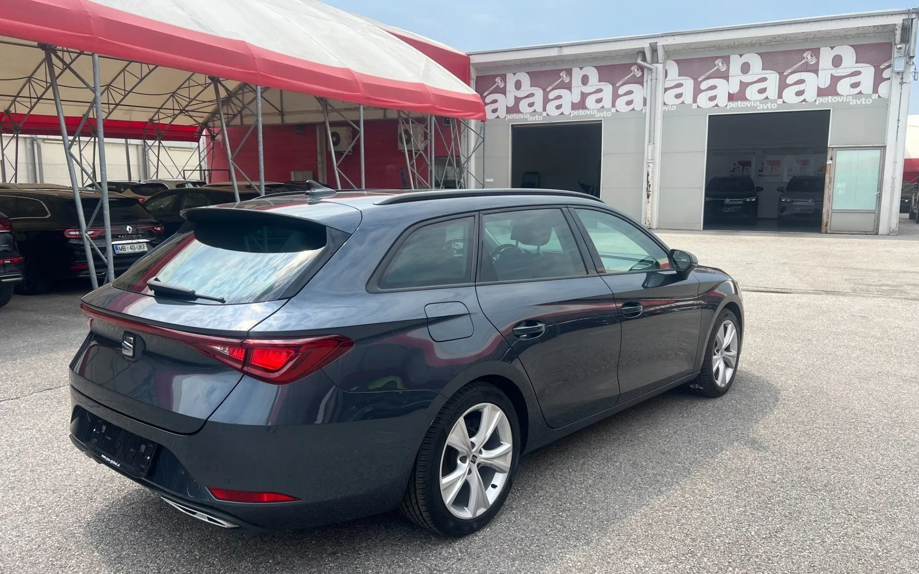 Zunanja slika - Seat Leon - ST 2.0 TDI FR DSG.NEMŠKI+4ALU.PANORAMA.GRE.SEDEŽEV - 3