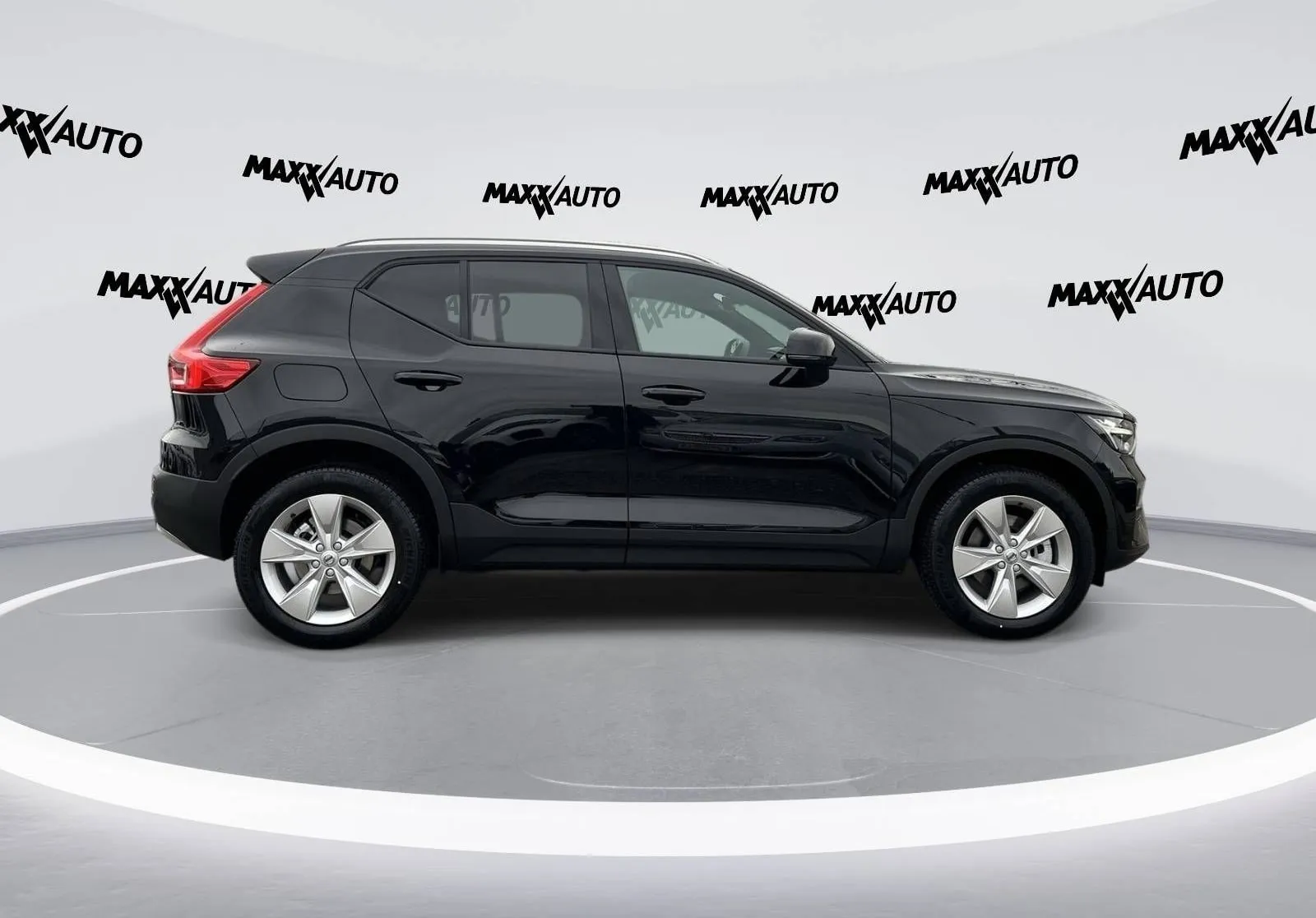 Zunanja slika - Volvo XC40 - B3 P Core AT DCT 3 leta garancije + 3 servisi - 4