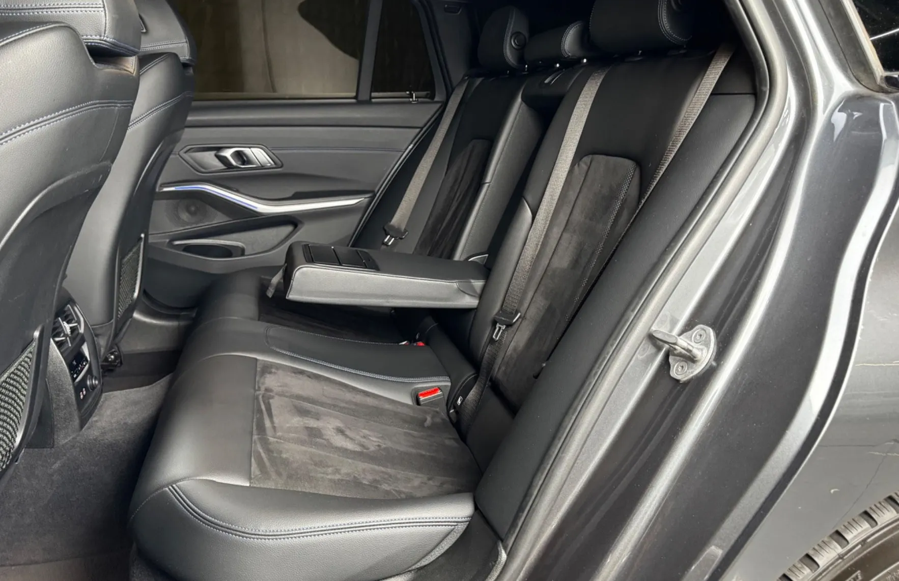 Zunanja slika - BMW Serija 3 - Touring: 318d AUT. M Sport-VIRTUAL-360-GRETJE VOLANA-AMB - 16