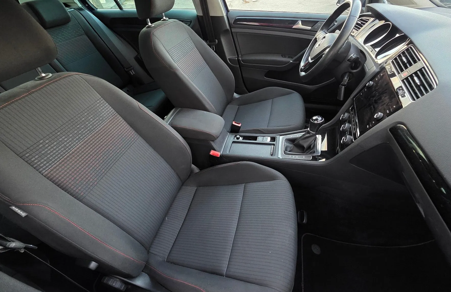 Zunanja slika - Volkswagen Golf - 1.0 TSI BMT ALU PLATIŠČA-ZASLON-1.LASTNIK-KOT NOV - 13