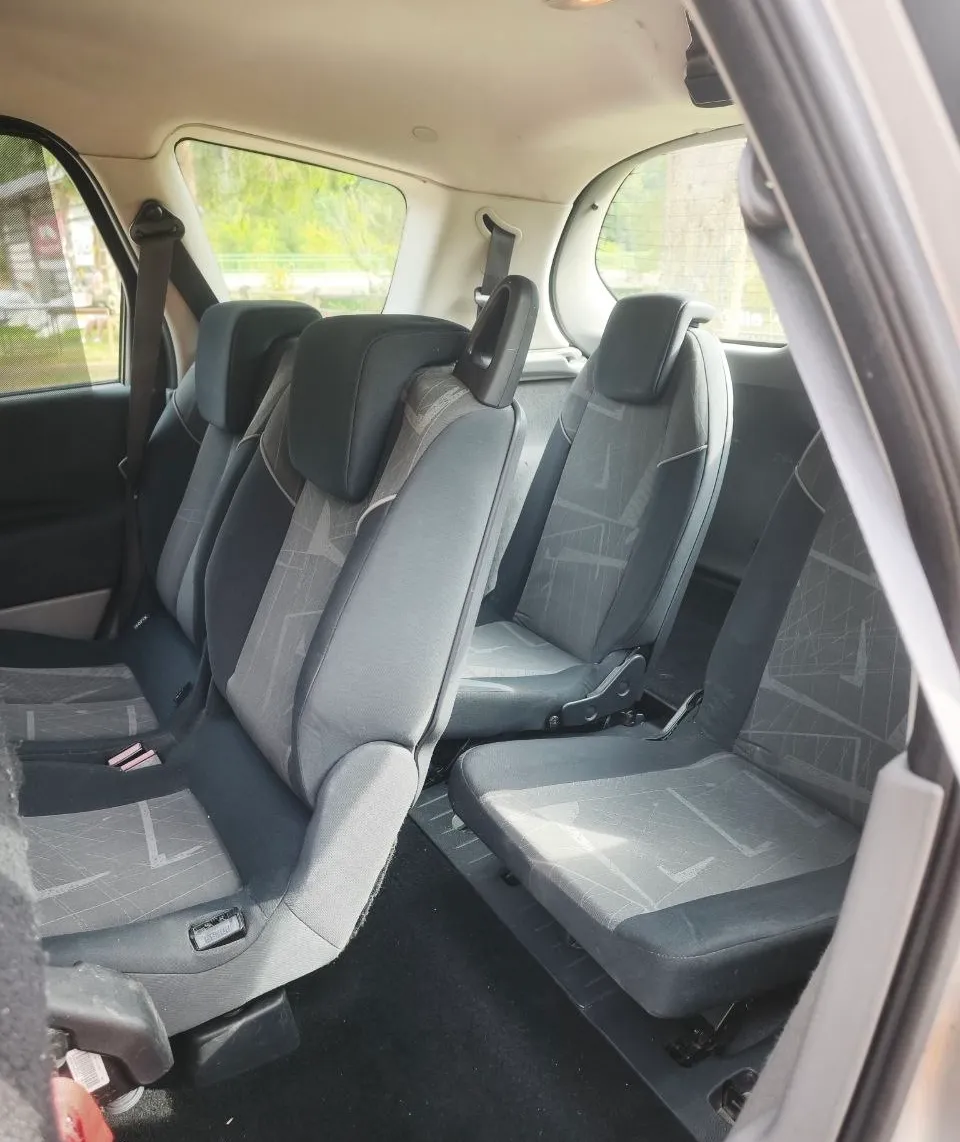 Notranja slika - Renault Scénic - 1,5 dCi Dynamique Confort - 22
