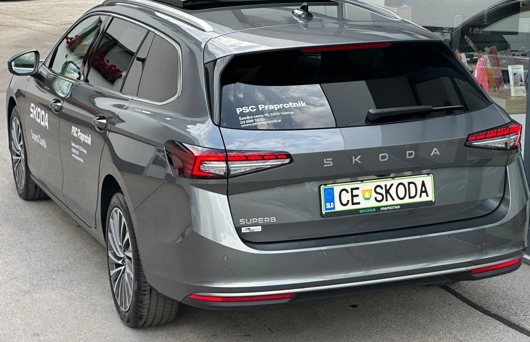 Zunanja slika - Škoda Superb - Combi L K 2.0 TSI DSG - 7