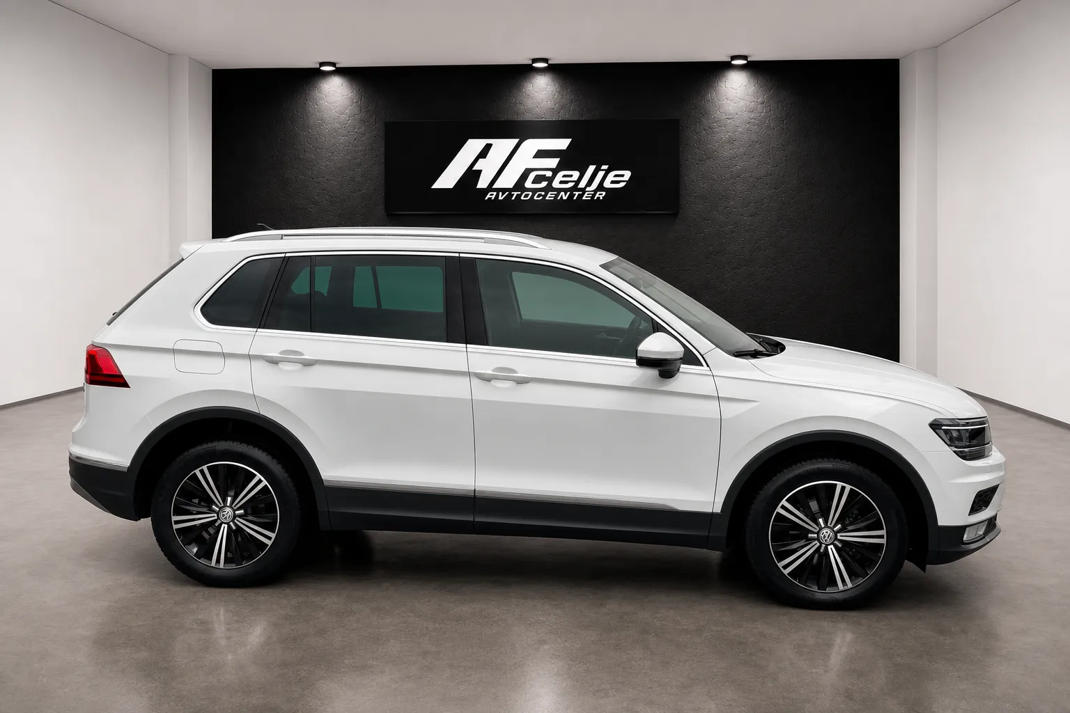 Zunanja slika - VW Tiguan - 2.0 TDI-DSG-H LINE-145.000km-LIZING ZA TUJCE-ACC- - 4