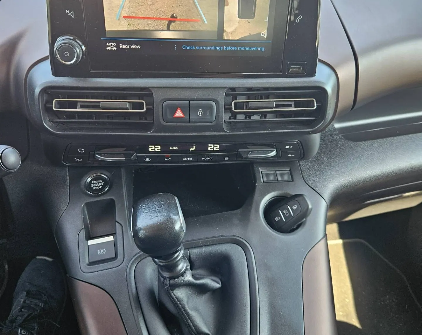 Notranja slika - Peugeot Rifter - 1.5 HDI L1 GT-LINE 1.LASTNIK  SLO SAMO 84000KM... - 9