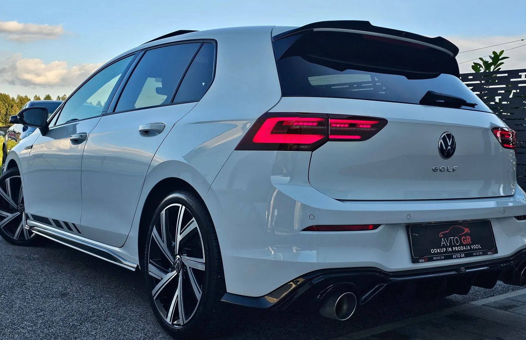 Zunanja slika - Volkswagen Golf - 1.5 eTSI ACT R-Line DSG- ŠIBEDAH-IQ LED-ŠP.IZPUH. - 8