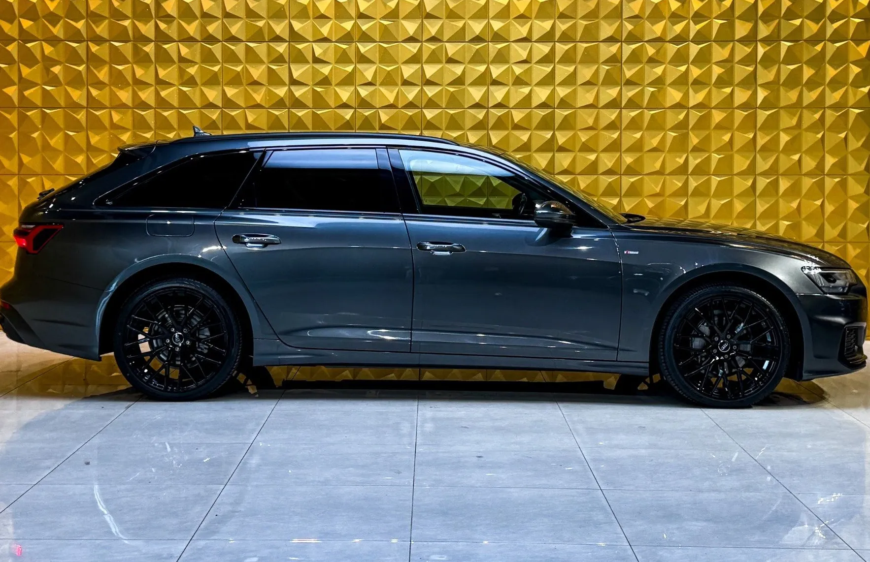 Zunanja slika - Audi A6 - Avant 40 TDI AUT. S Line-VIRTUAL-GRETJE-NAVI-KLJUKA - 12