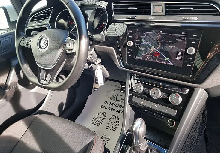 Zunanja slika - Volkswagen Touran - 2.0 TDI-DSG-149.982km-KAMERA-SOUND OPREMA-JAMSTVO - 10