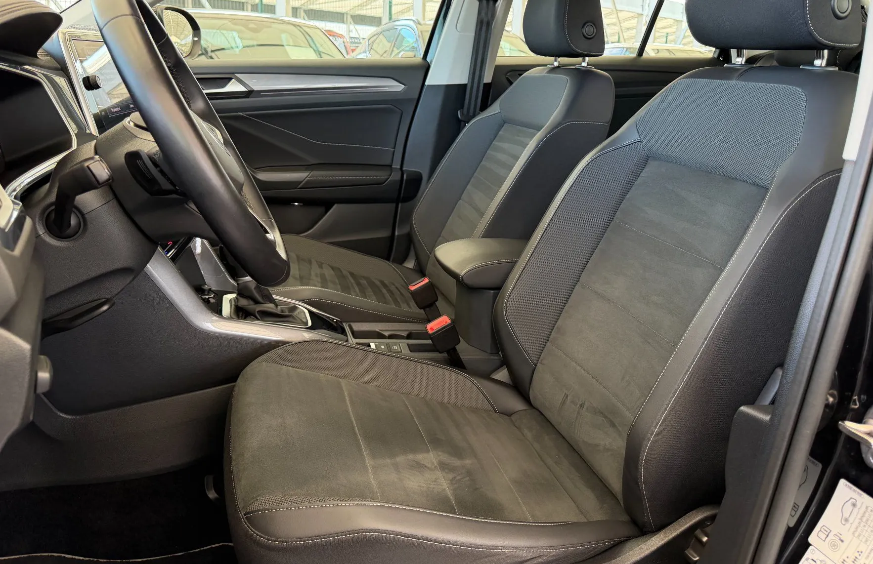 Zunanja slika - Volkswagen T-Roc - Style 1.5 TSI DSG - KAMERA - ACC - LED - MRTVI KOT - 9
