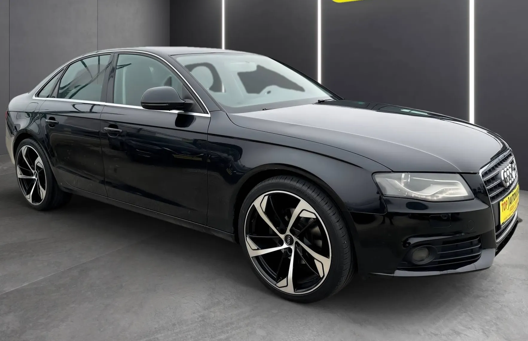 Zunanja slika - Audi A4 - 2.0 TDI SLOVENSKI BI-XENON TEMPOMAT PDC MEGLENKE . - 10