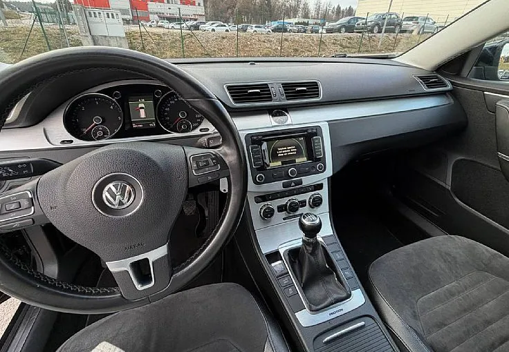 Zunanja slika - VW Passat - Variant 2.0 TDI 4M BlueM.Tech. Highline 103kW - 10