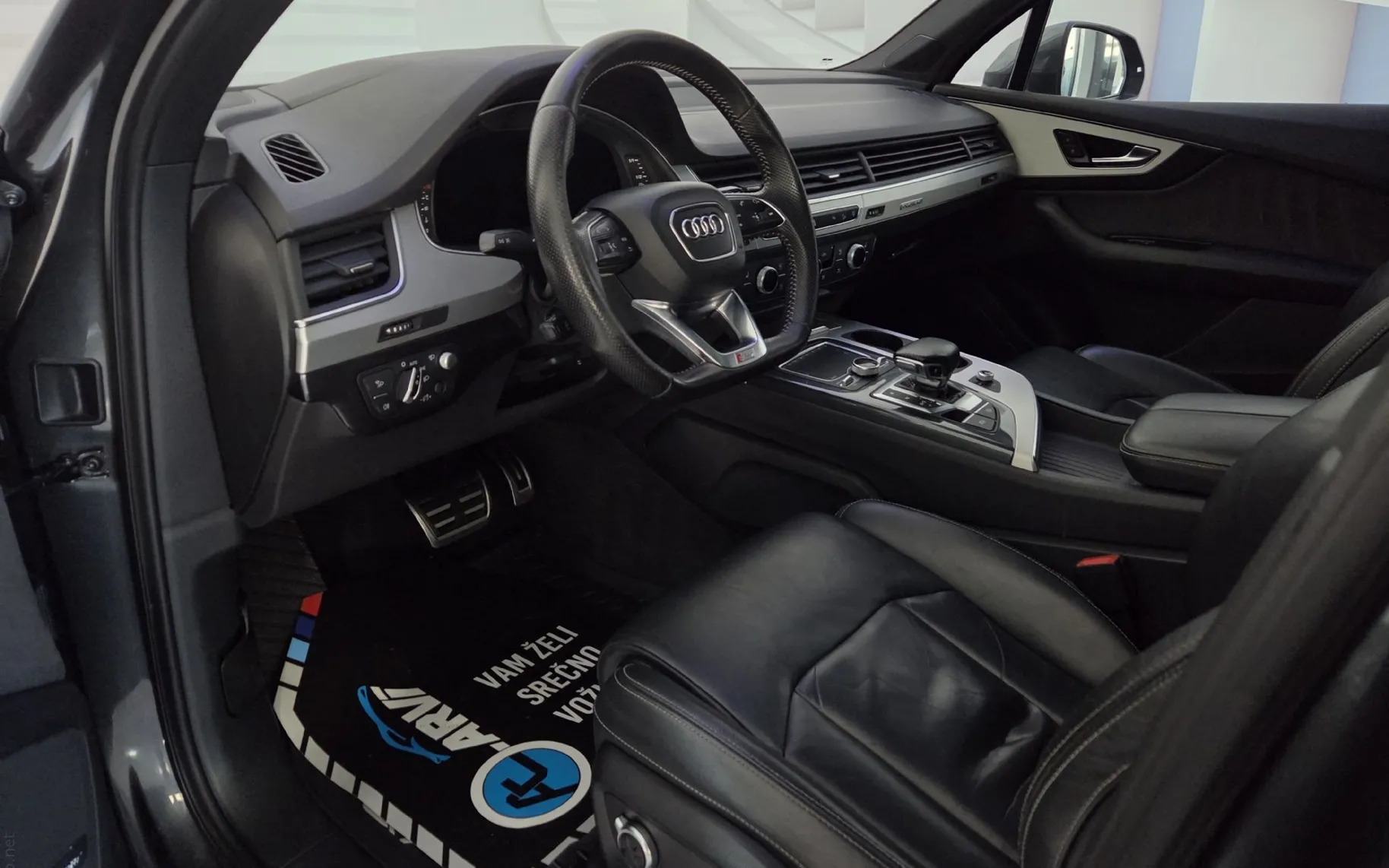 Notranja slika - Audi Q7 - quattro 3,0 TDI Tiptronic - 10