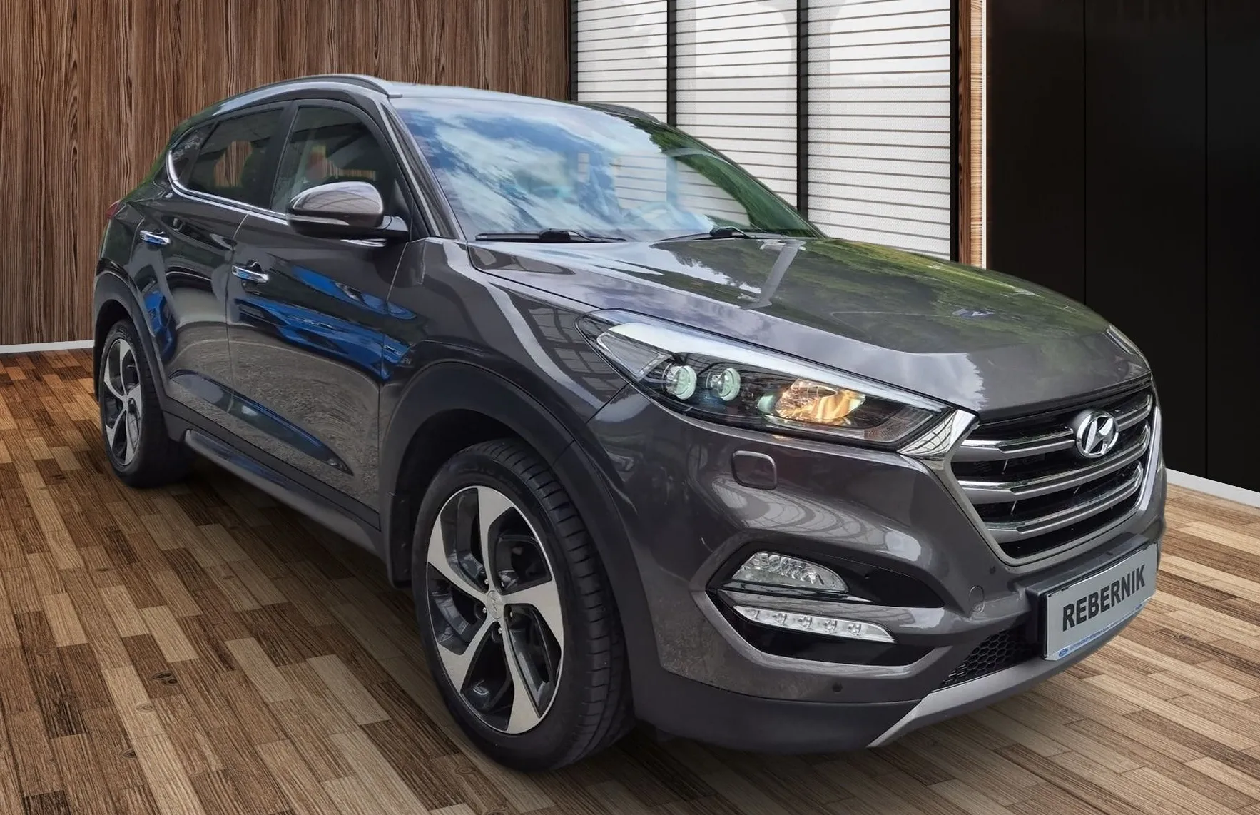 Zunanja slika - Hyundai Tucson - PREMIUM 1.6 T-GDI 177PS-SLO-1.LAST-XENON-NAVI-KAM - 2