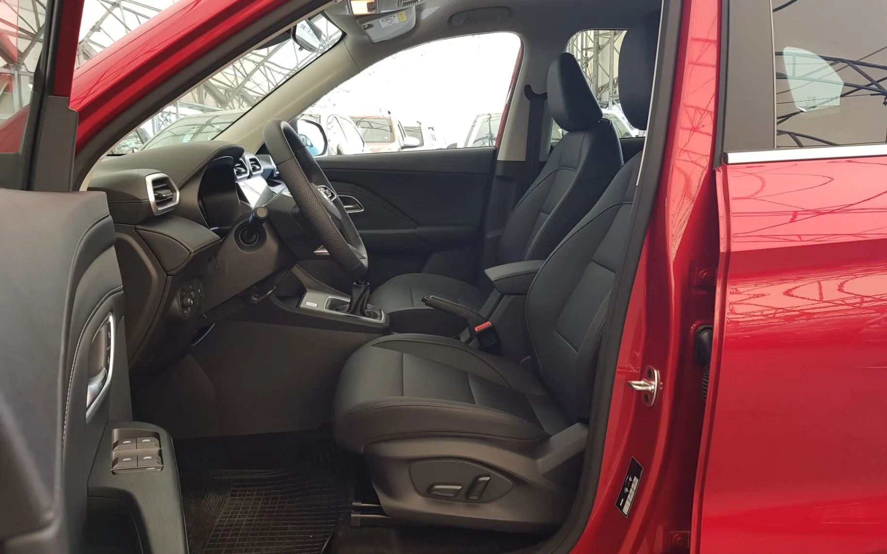 Zunanja slika - MG MG ZS - 1.5L Comfort+kamera 360+ ZIMSKE PNEVMATIKE - 7