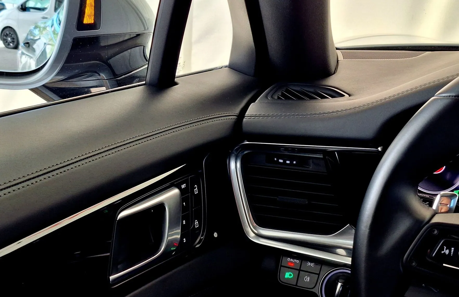 Zunanja slika - Porsche Panamera - 4E-Hybrid Platinum Edition•SOFTCLOSE•AIR•PANO•BO.. - 16