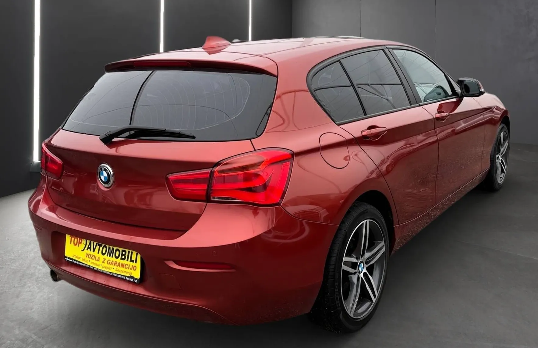 Zunanja slika - BMW Serija 1 - : 118d xDrive LED PDC NAVI TEMPOMAT TOP... - 6