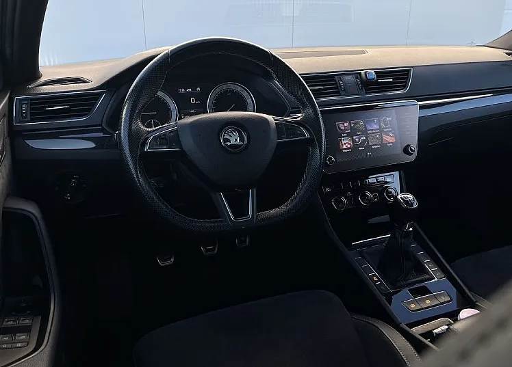 Zunanja slika - Škoda Superb - Sport line ACC-LED-PANO-PDC-V.SERVIS - 7