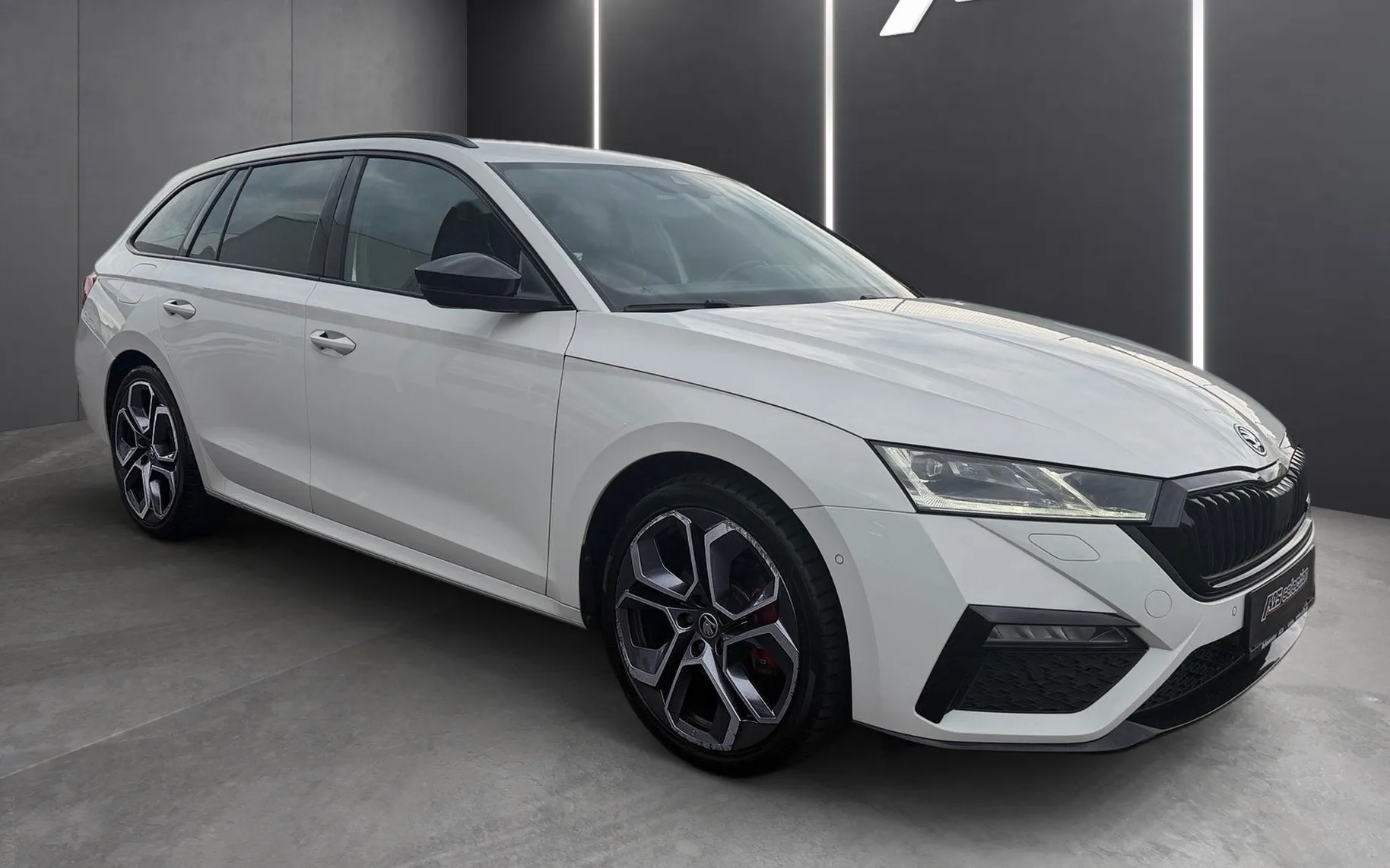 Zunanja slika - Škoda Octavia - Combi 2.0 TDI RS DSG-Vl. kljuka-Mrtvi kot-Webasto - 2
