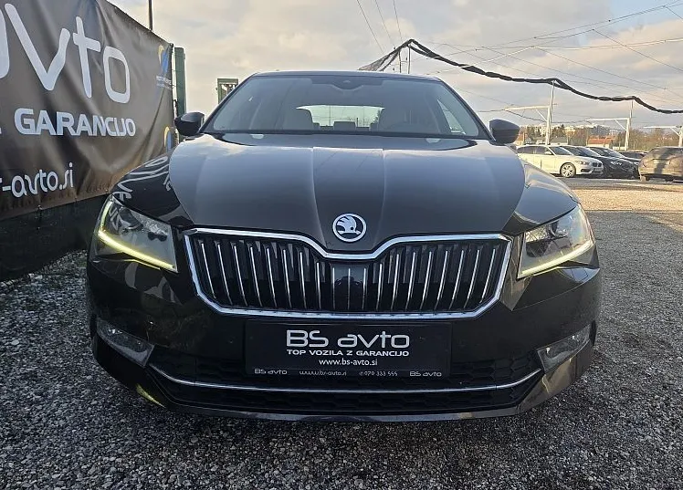 Zunanja slika - Škoda Superb - 2.0 TDI Ambition DSG 110 kW ALU-XENON-GR.SEDEŽEV - 7