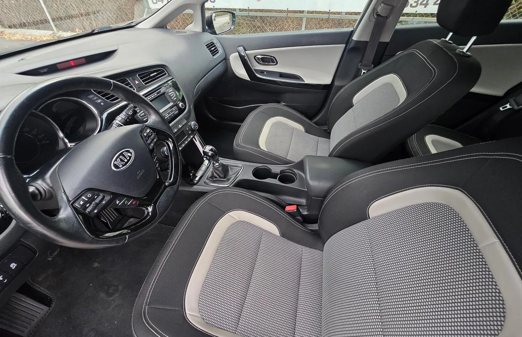 Zunanja slika - KIA Ceed - 1.6 CRDi STYLE ALU PLATIŠČA-PDC-KLIMA-SLO - 9