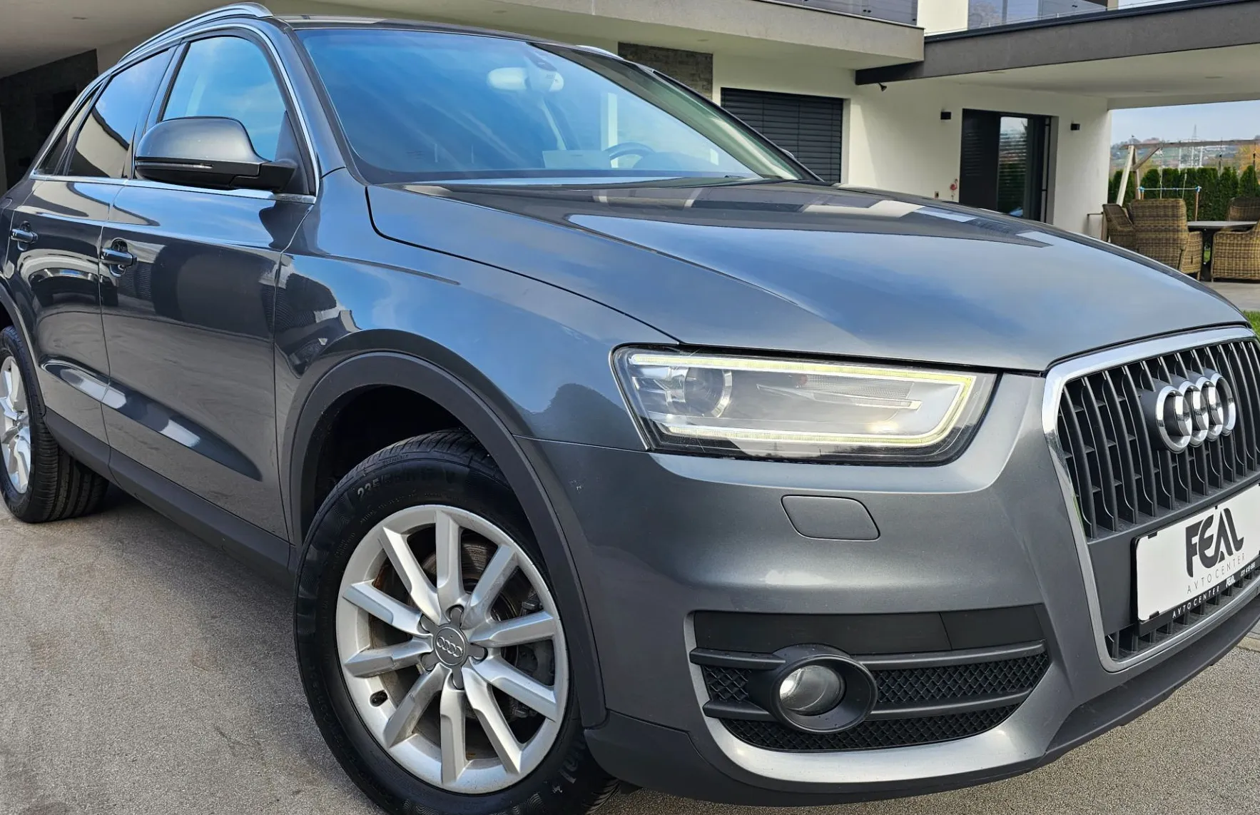Zunanja slika - Audi Q3 - 2.0 TDI-XENON-LED-TEMPOMAT-PDC-1.LASTNIK-ODLIČEN - 2