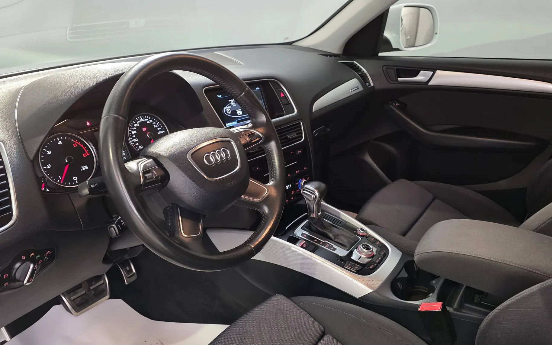 Zunanja slika - Audi Q5 - quattro 2,0 TDI S-tronic SLINE 130kW ACC WEBASTO KLJUKA - 9