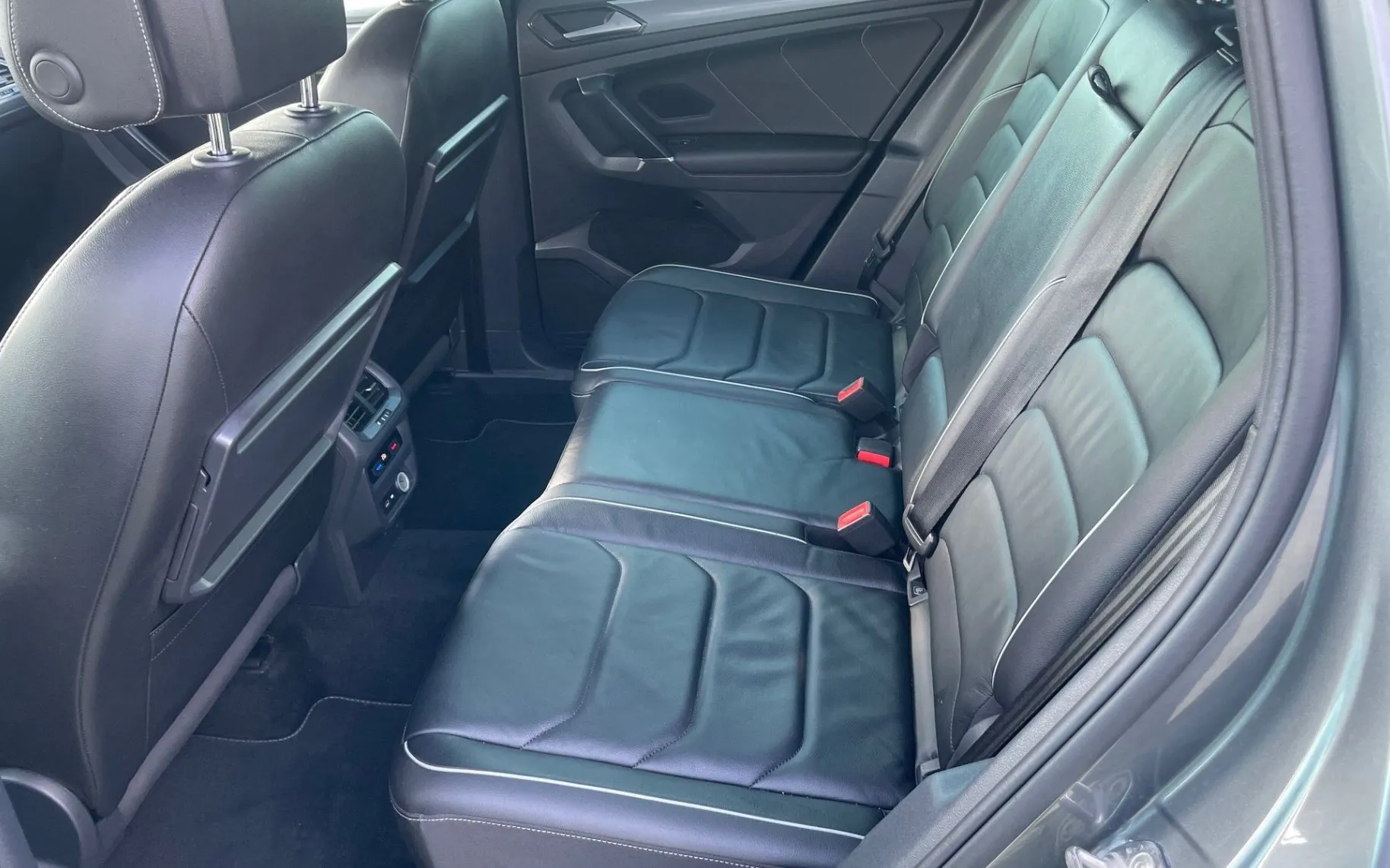 Zunanja slika - VW Tiguan - R-LINE 140 KW 4X4 LED.NAVI.KAMERA.USNJE.2XPDC - 11