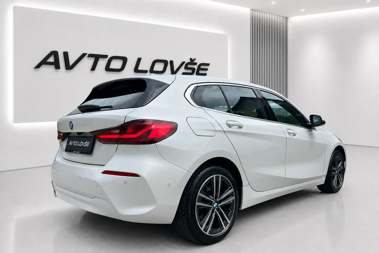 Notranja slika - BMW serija 1: - 116d-1 LASTNICA-ALU-LED-NAVI-KAM-ODLIČEN... - 7