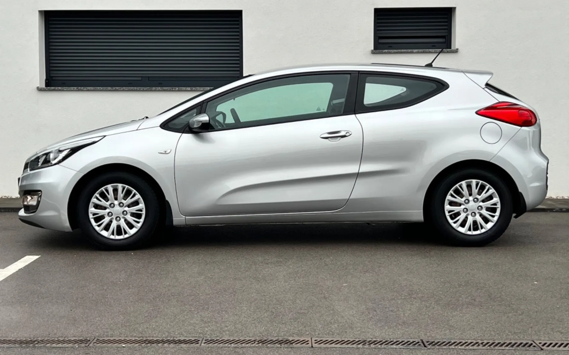 Zunanja slika - KIA Pro_Ceed - 1.4 CVVT+SLO+SAMO 97.888km+USB... - 4