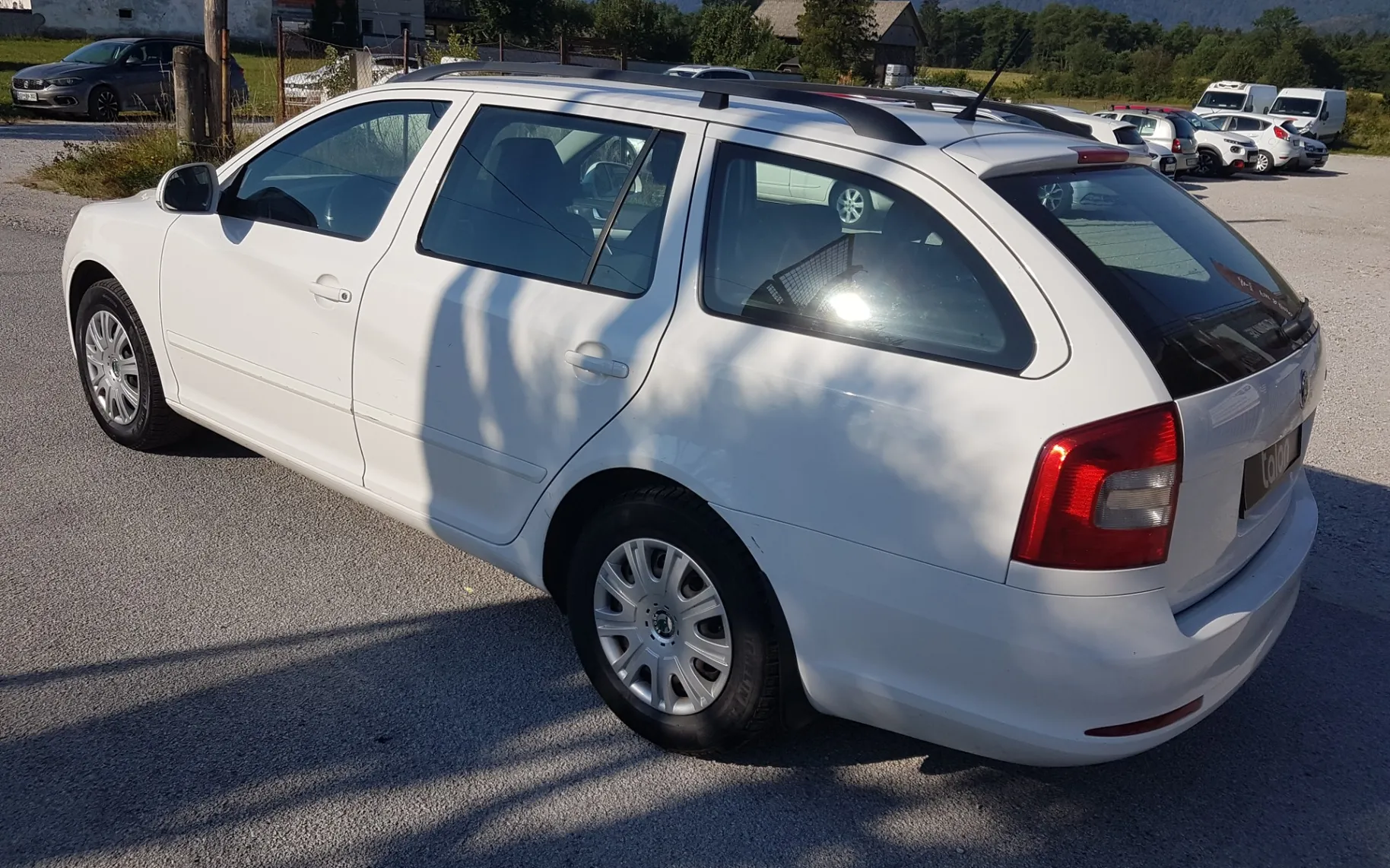 Zunanja slika - Škoda Octavia - Combi 2,0 TDI CR DPF - 6