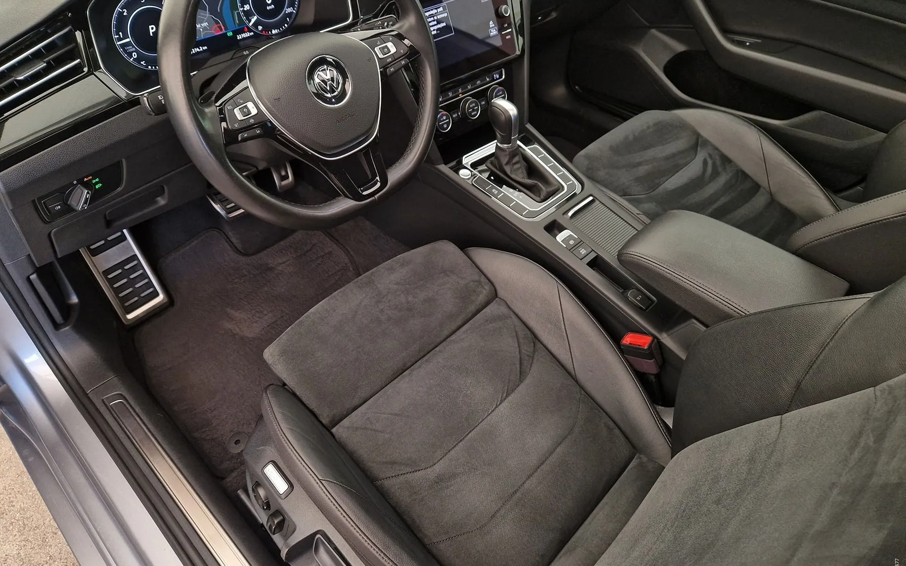 Zunanja slika - VW Arteon - 2.0TDI-DSG-VIRTUAL-PANORAMA-KAMERA-19COL-2XLED-A - 4