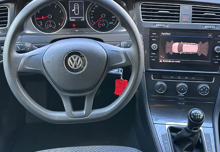 Zunanja slika - Volkswagen Golf - Variant 1.0 TSI BMT Trendline - 11